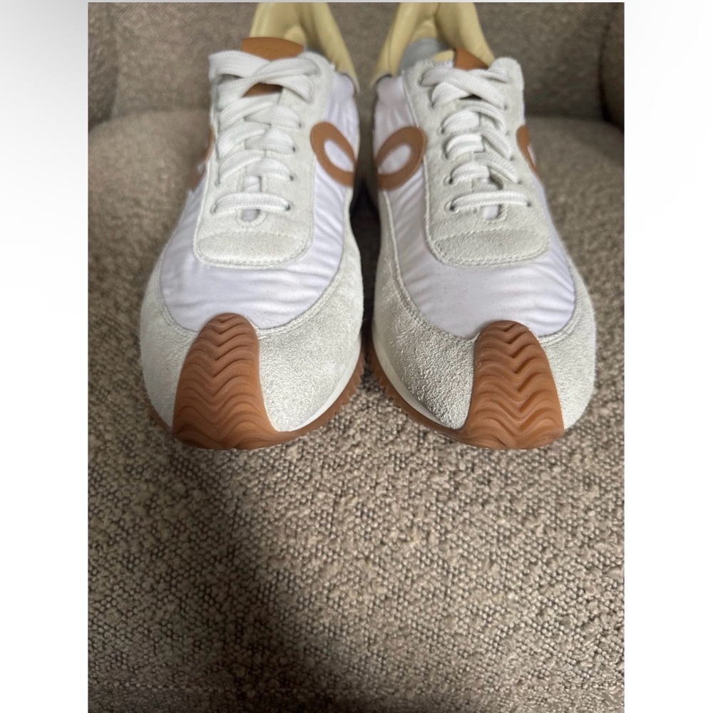 Loewe Flow Runner Trainer - Picture 11 of 14